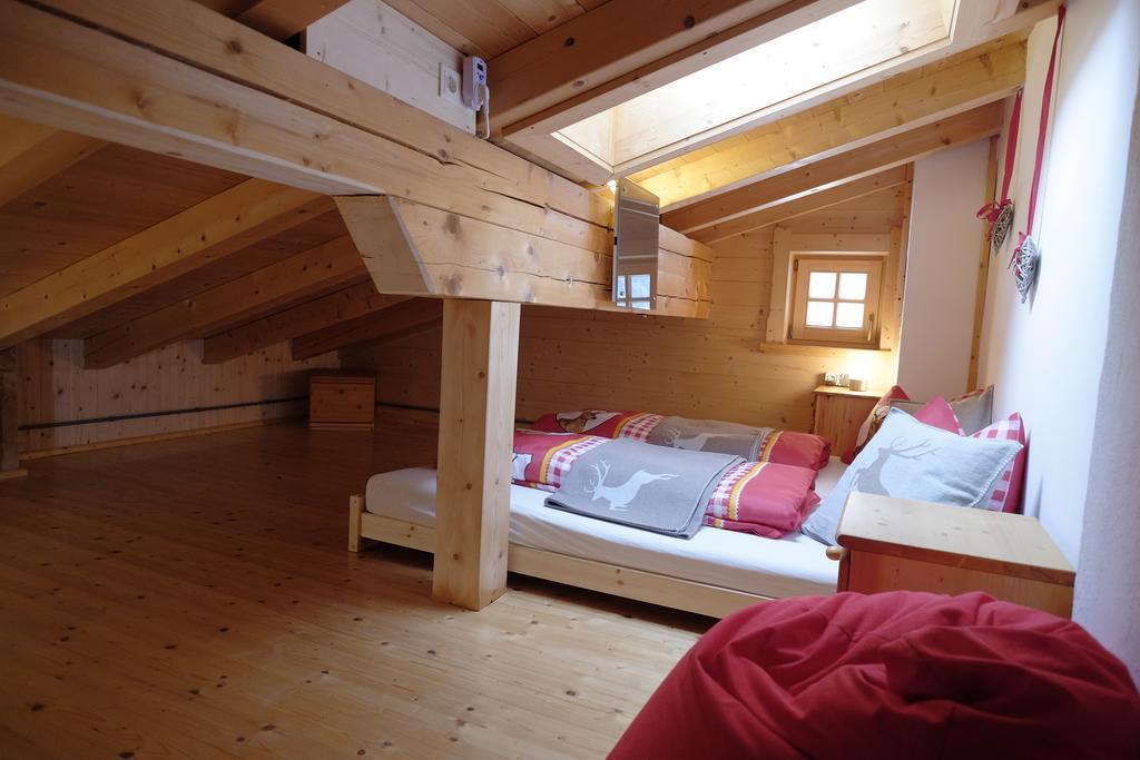 Ferienhaus Stubaiblick Нойштіфт-ім-Штубайталь Номер фото